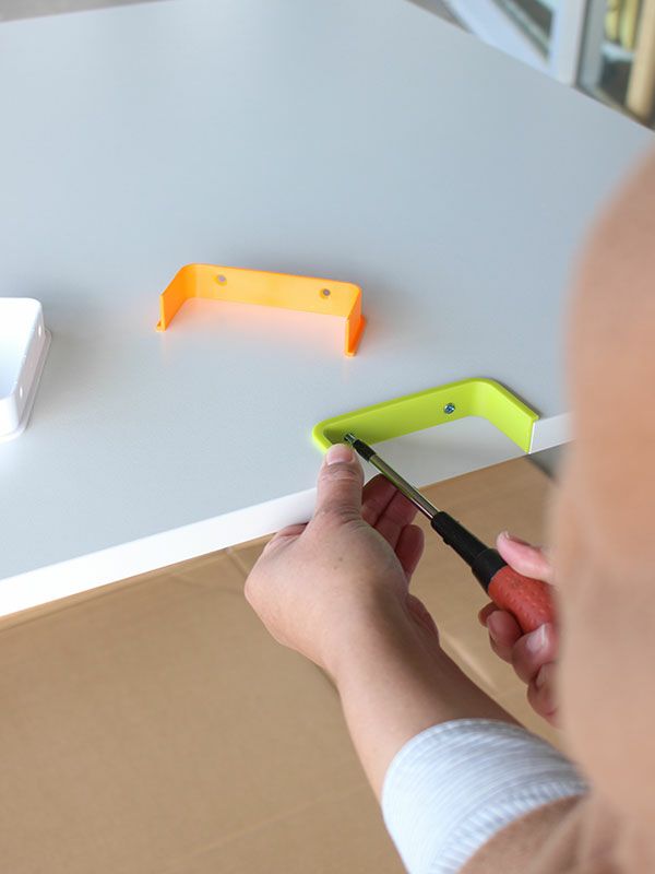 SHシンプルテーブル1000x700ホワイトキャップ3色（WH,GN,OR）付きZ